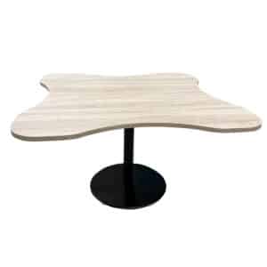 Table à manger découpe anatomique pour salle de restauration ehpad, résidence seniors et résidence autonomie.