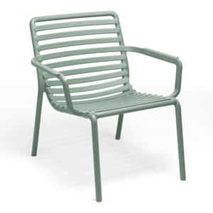 Fauteuil relax avec accoudoirs mobilier extérieur pour EHPAD, résidences séniors et résidences autonomie.