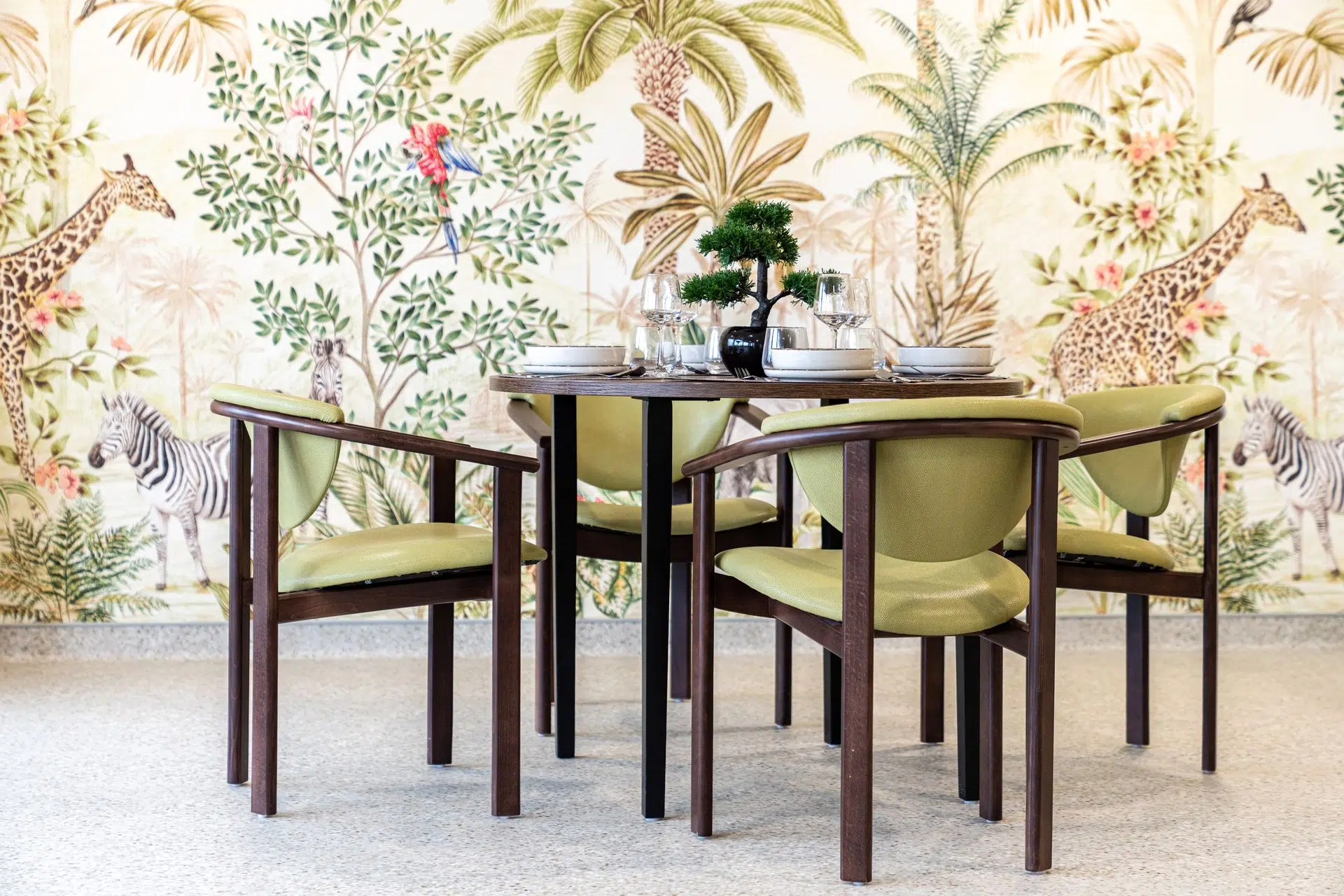 Mobilier de salle à manger avec bridge Johan et Table Solid