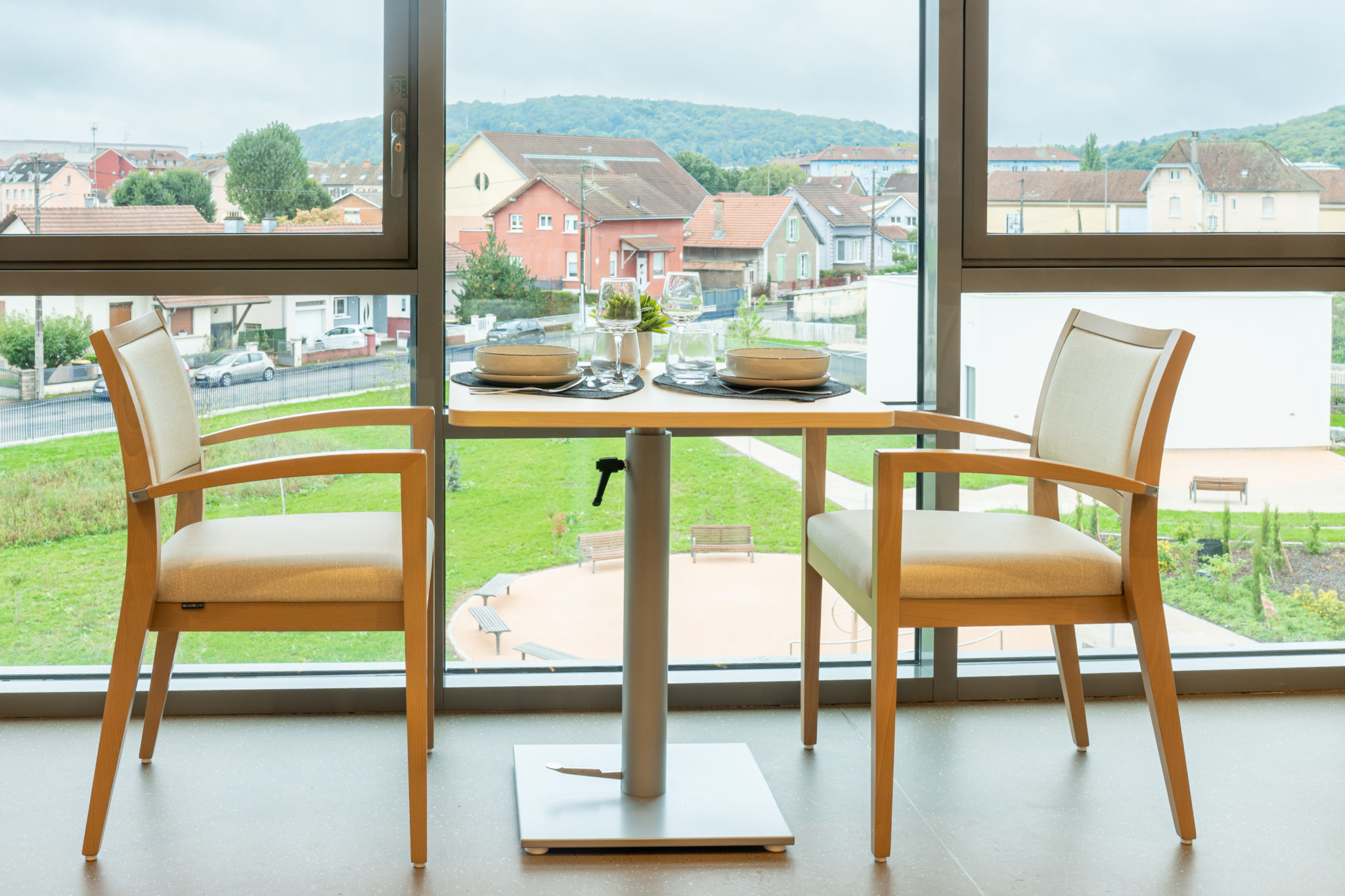 Bridges et table à hauteur variable carrée