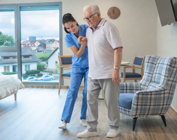 Prévention des chutes en EHPAD grâce à un aménagement CARELINE sécurisé et comme à la maison